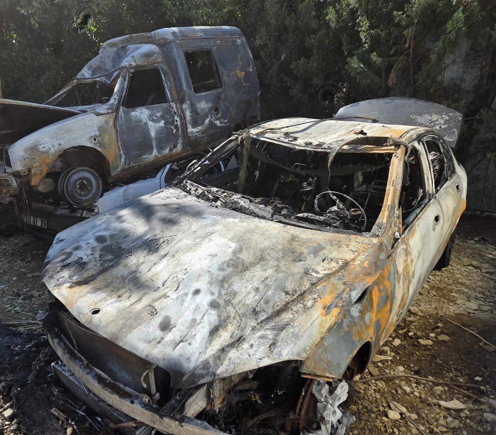 Véhicules incendiés en attente d’enlèvement